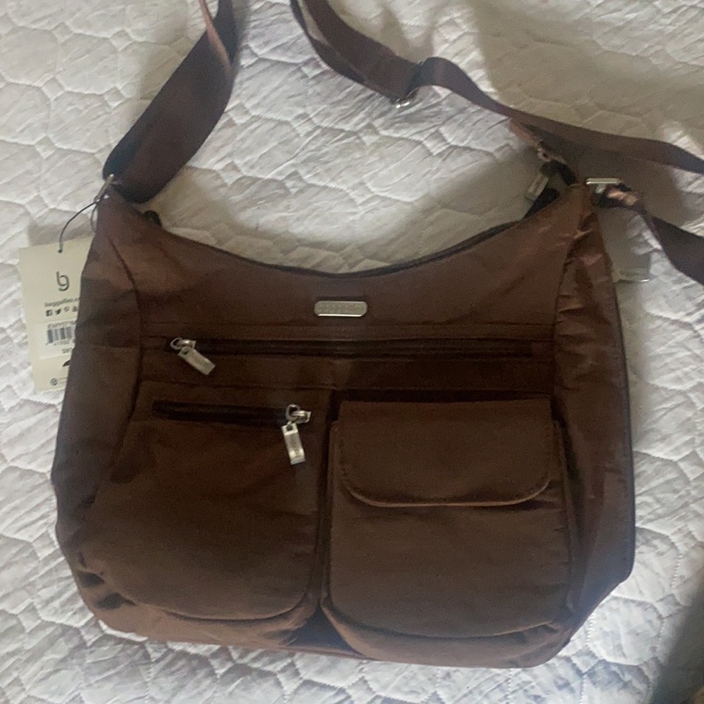 Baggallini NWT Travel/Shoulder Bag WOULD MAKE GREAT GIFT FOR TRAVELER!